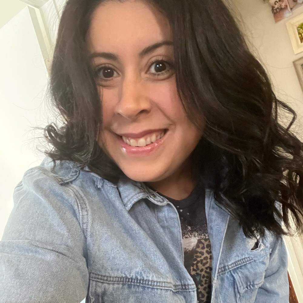 Meet your Posher, Dina